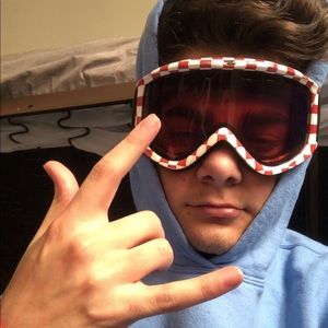 Meet your Posher, Rebell